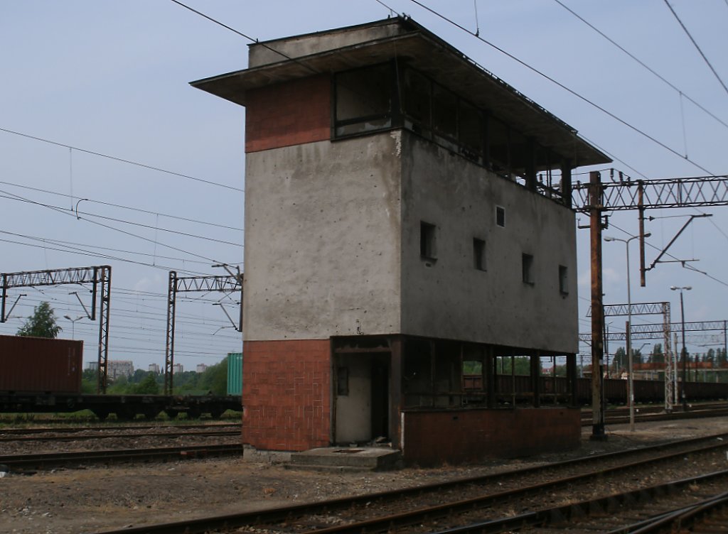 Nicht mehr genutztes Stellwerk,am 14.Mai 2011,in Szczecin Port Centralny.