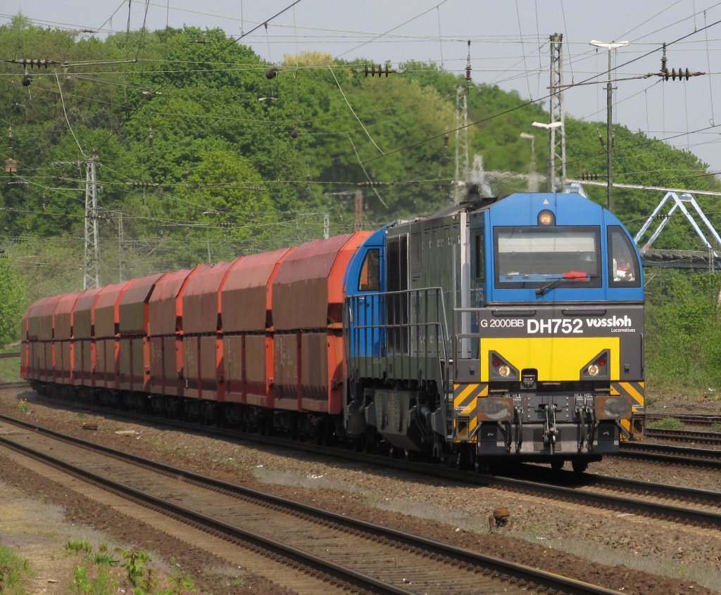 Nicht nur die Lokomotive machte Abgase... HGK DH752, eine G2000BB, am 21.4.2011 in Kln West.