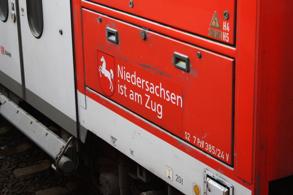 Niedersachen ist am Zug steht auf diesen Dosto, am 22.08.2011 in Hannover HBF.