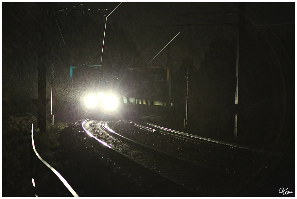 Night train coming - IC 530 am Abend des 15.10.2012 kurz vor Zeltweg.