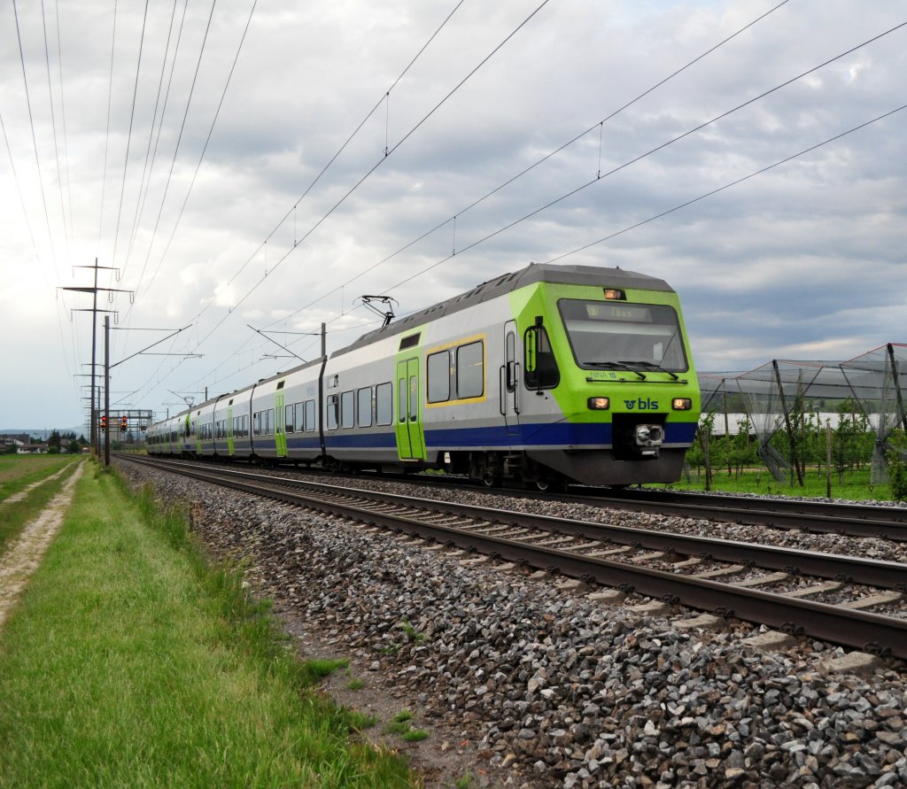 Nina 15 mit Schwester bei Kiesen am 26.05.2010