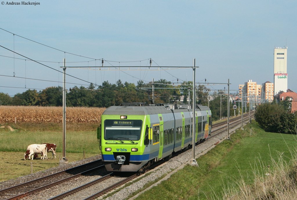 NINA 21 der BLS als S1 (Thun-Fribourg) bei Ddingen 3.10.09