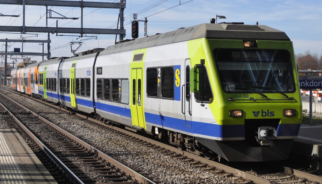  NINA  bei der Einfahrt in Bern Wankdorf.