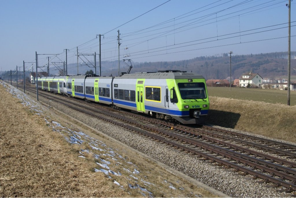 NINA-Ltschberger-Doppel mit dem RABe 525 034-5 und dem RABe 535 115-0 am 13.7.10 in Riedbach.

