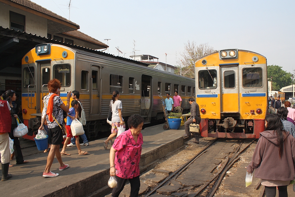 NKF 1212 am 27.März 2010 im Bf. Mahachai.