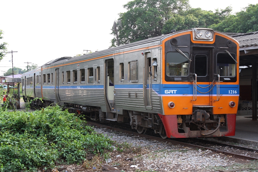 NKF 1216 am 15.Mrz 2011 im Bf. Ban Laem.

