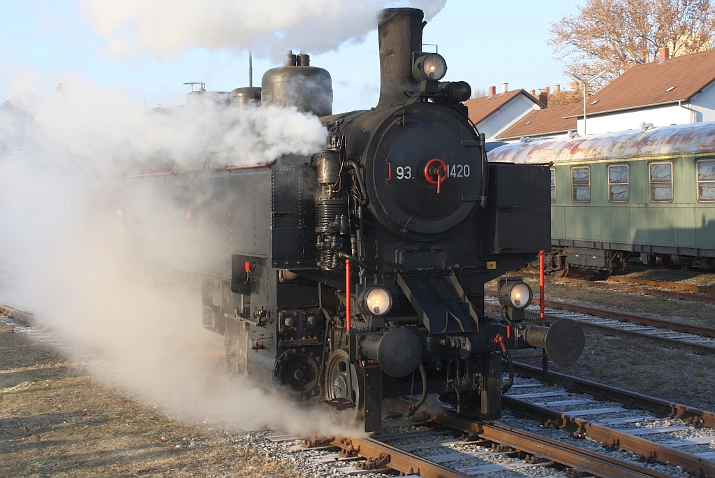 NLB 93.1420 am 09.12.2012 beim Verschub in der Zfst. Mistelbach.