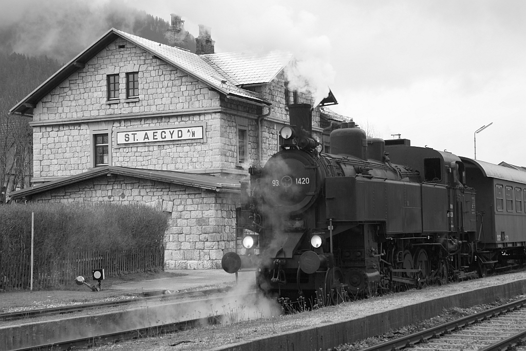 NLB 93.1420 am 15.April 2012 im Bf. St. Aegyd am Neuwalde.

