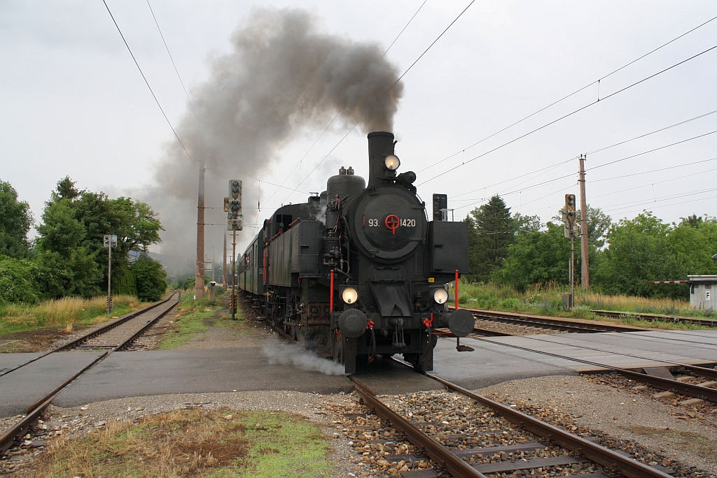 NLB 93.1420 fhrt am 23.Juni 2012 mit dem EZ 7384 aus dem Bf. Korneuburg aus.

