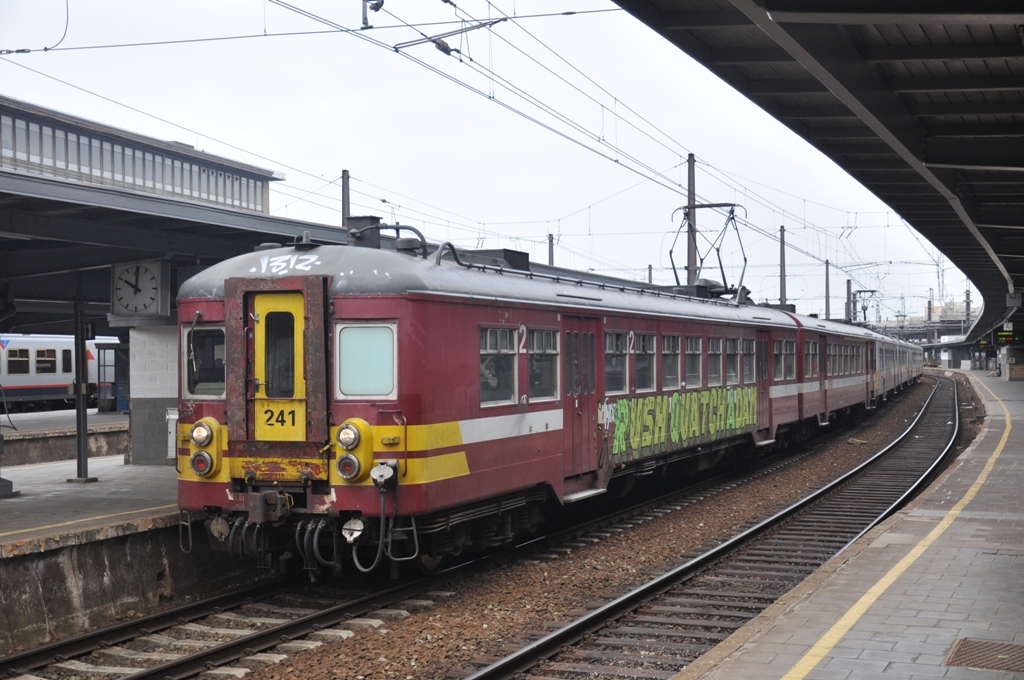 NMBS AM 241 aufgenommen am 11/06/2013 in Bahnhof Brussel-Zuid
