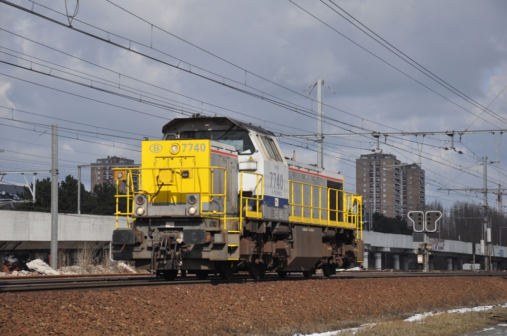 NMBS hld 7740 auf Solofahrt, aufgenommen 14/03/2013 in Bahnhof Antwerpen-Luchtbal
