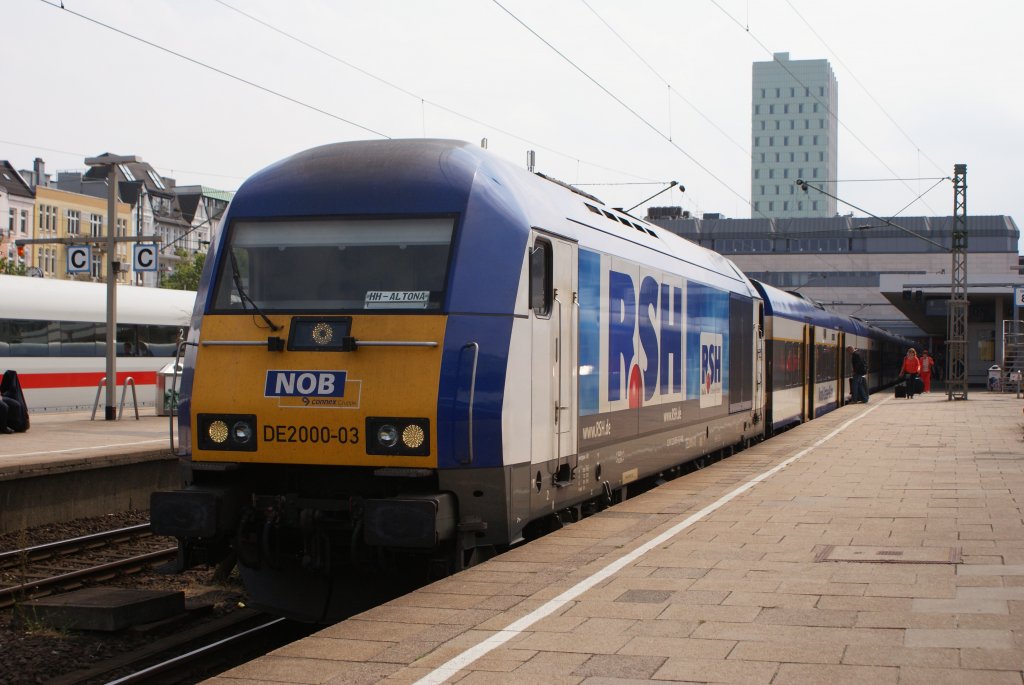 NOB DE2000-03 mit einer Nordostseebahn nach Westerland Sylt in Hamburg-Altona am 01.08.2010