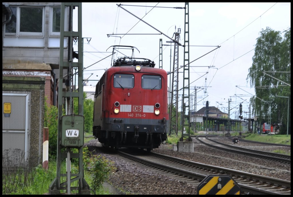 Noch ein Bild von der guten 140 374-0, in Lehrte, fotografiert mit einen Sigama 70-300 mm Objektiv.