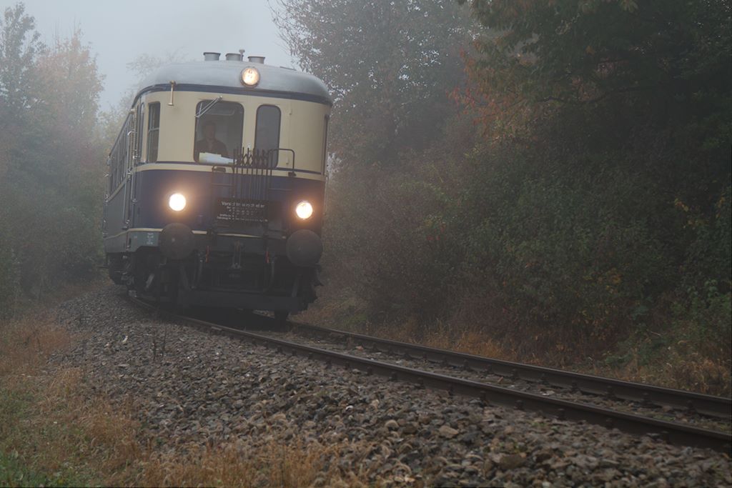 Noch ein Nebelfoto des Triebwagen 5042.14 kurz nach Hetzmannsdorf (20.10.2012)