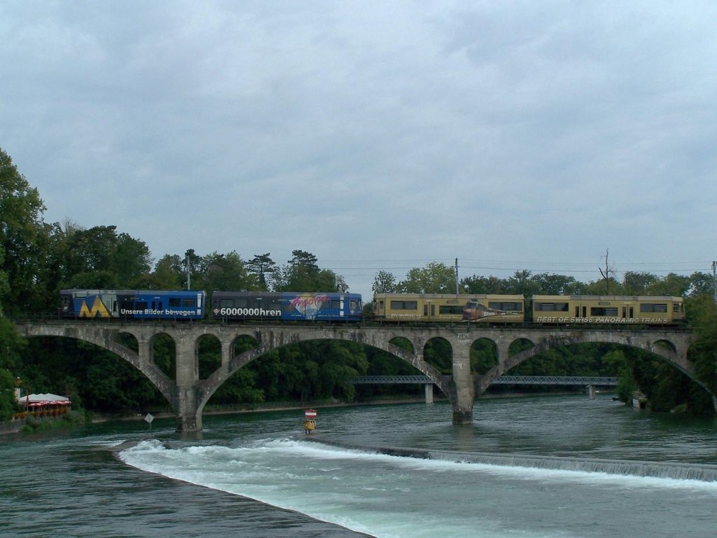 Noch mal die Reuss Brcke in Bremgarten, mit Be 21 und 23 am 06/09/10.