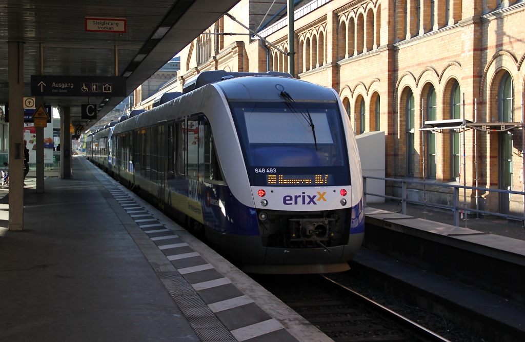 Noch nicht sooo lange in und um Hannover unterwegs: der erixx. Hier hat 648 493 gerade den Hbf erreicht. Aufgenommen am 17.04.2012.