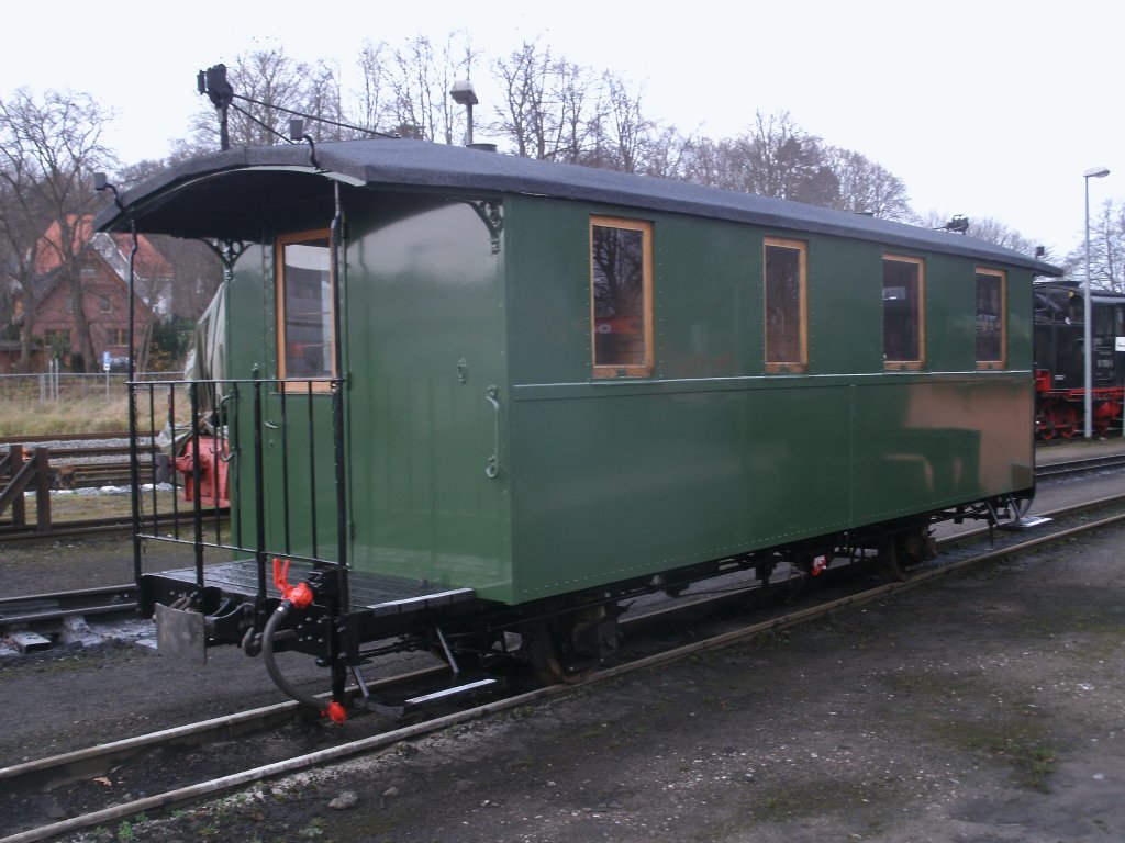 Noch ohne Beschriftung stand dieser aufgearbeitete Wagen,am 03.Dezember 2011,in Putbus.