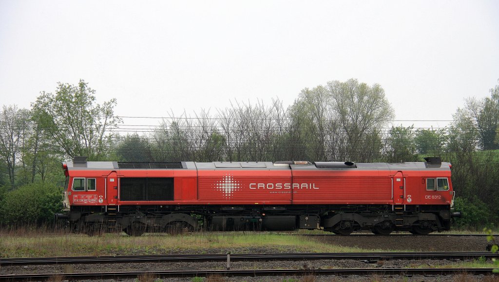 Nochmal die Class 66 DE6312  Alix  von Crossrail steht in Montzen-Gare(B) am 6.5.2012.