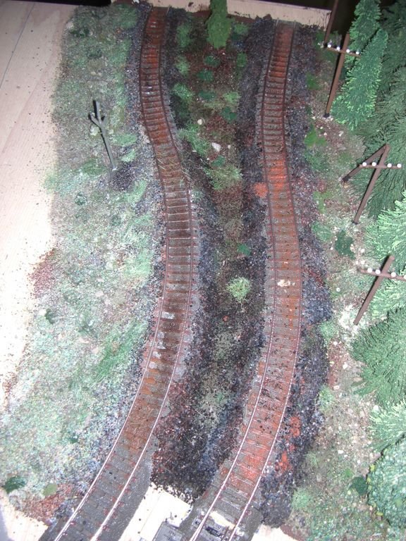 Nochmal der geschotterte Bereich, links von heute, der Rest vom Wochenende