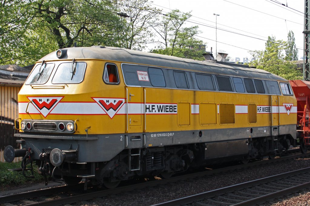 Nochmal im Portrait:Wiebe Lok Nr.6 (216 032) am 26.4.11 in Hamburg-Harburg.