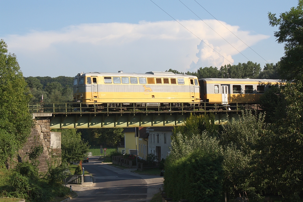 NVOG 2043.24 mit dem R 16955 von Emmersdorf a.d. Donau nach Krems a.d. Donau am 27.Juli 2013 auf der Brcke in Schallemmersdorf.