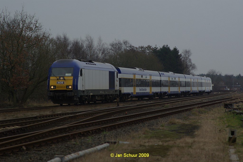 Nord-Ostsee-Bahn Regionalzug im M�rz 2009 aus Hamburg kommend kurz vor dem ehemaligen Bahnhof Michaelisdonn