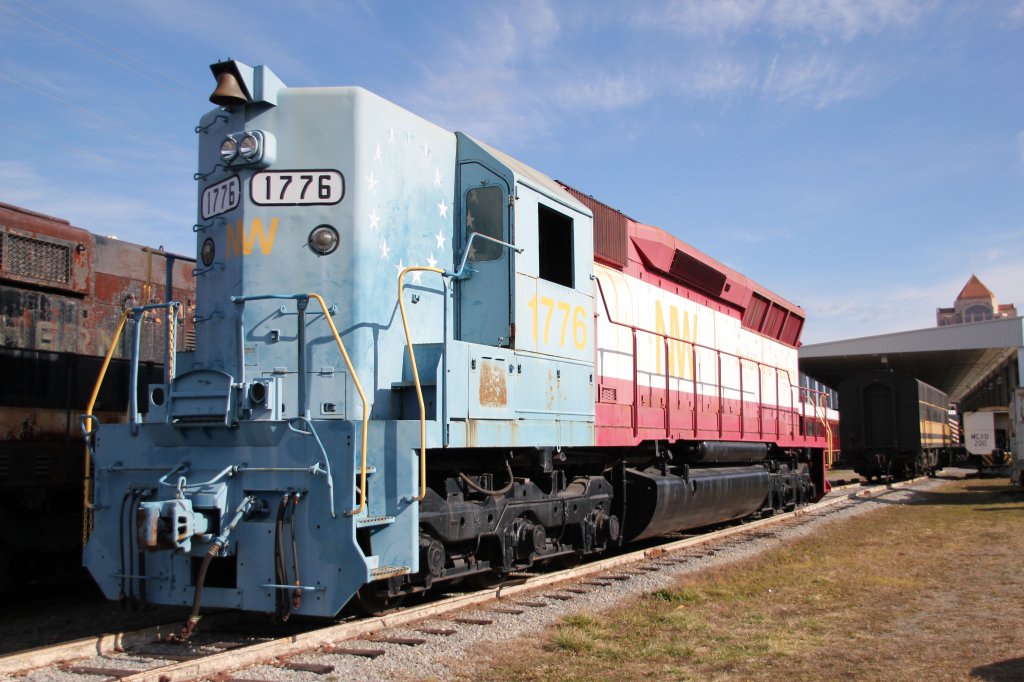 Norfolk & Western SD45 1776 steht 14.1.2012 im Virginia Museum of Transportation, Roanoke Virginia.
