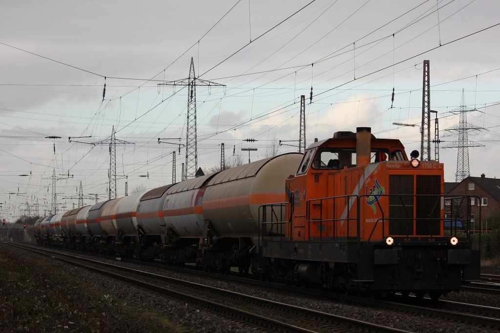 Northrail Revita Twin 241 007 am 4.2.13 mit einem Kesselzug in Ratingen-Lintorf.