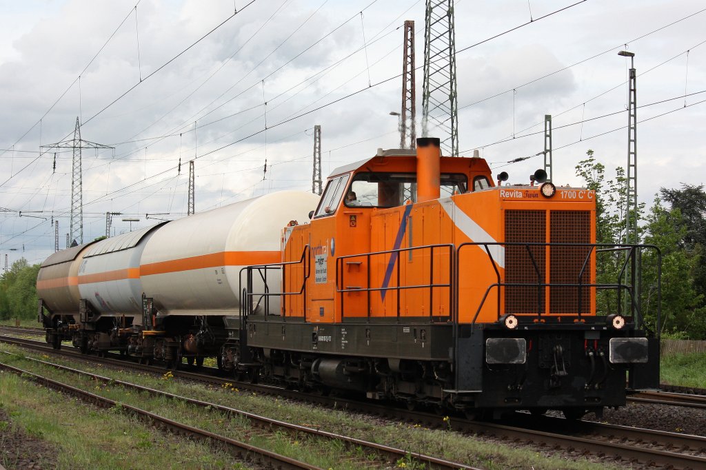 Northrail/BSM Revita Twin 1700 C'C' 241 007 mit drei Kesselwagen bei der Durchfahrt durch Ratingen-Lintorf.
Aufgenommen am 9.5.12.