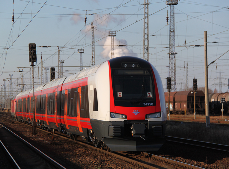 Norwegische Staatsbahn 74110 als berfhrung nach Norwegen im Bahnhof Rostock-Seehafen.25.01.2012