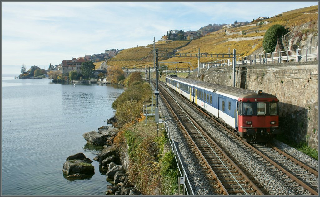  NPZ  (Neuer-Pendel-Zug) passt bei dieser S 1 (12147) kaum mehr...
Zwischen Rivaz und St-Saphorin am 4. Nov. 2010