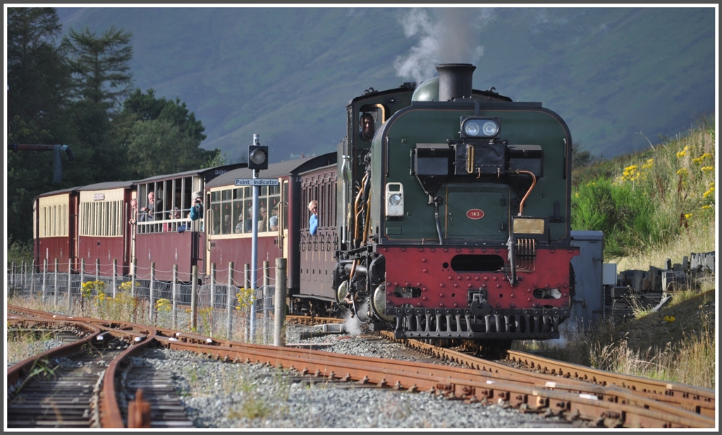 Nr 143 verlsst Rhyd Ddu Richtung Bedgelert und Porthmadog. (04.09.2012)