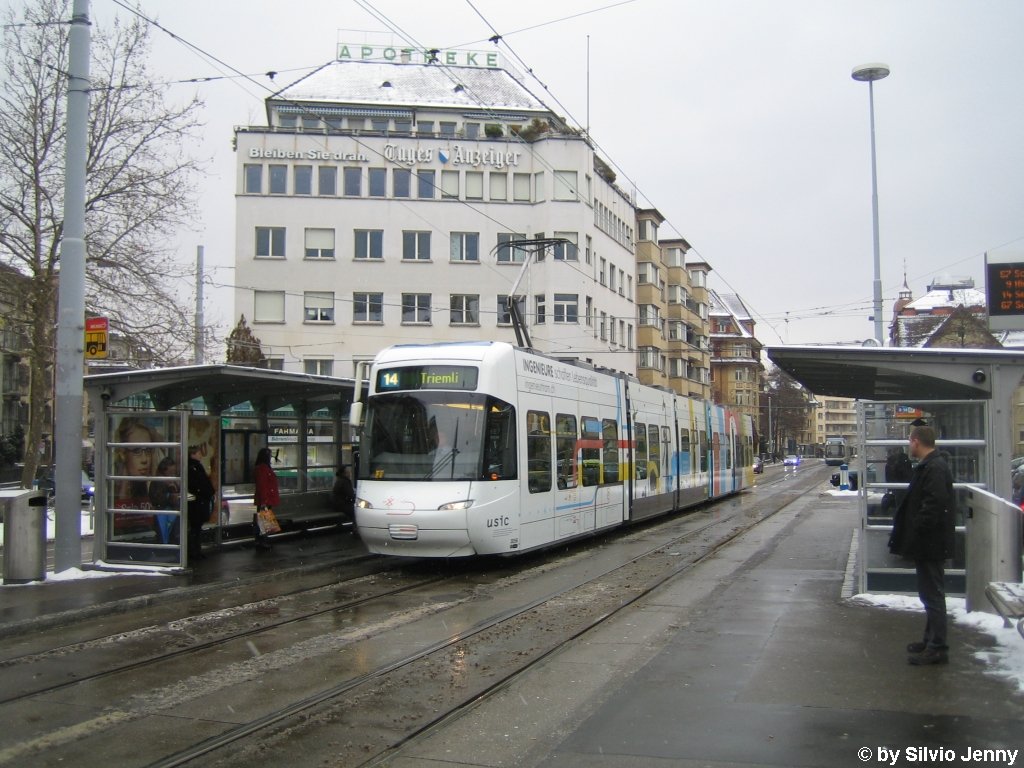 Nr. 3056 ''Ingenieurtram'' am 28.1.09 beim Goldbrunnenplatz, wo der Schnee grsstenteils nur noch Matsch war...
