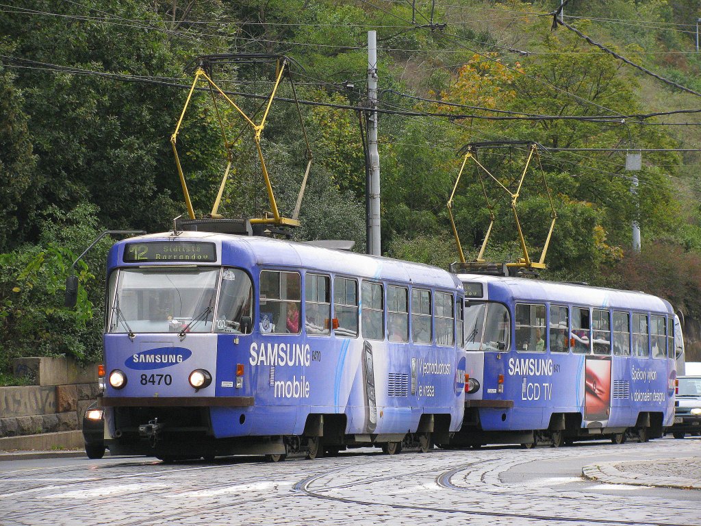 Nr.8470 und Nr.8471 am 16.10.'10 an der Čzech Brcke in Praha