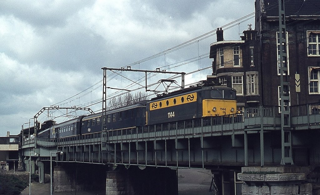 NS 1144 in Rotterdam, Februar 1980