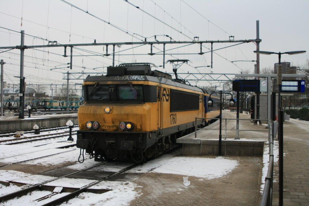 NS 1760 bei der Einfahrt in Venlo. 01.12.10