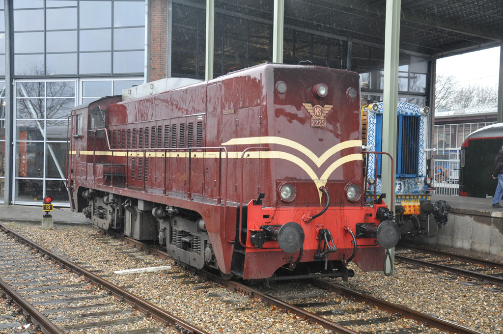 NS Diesellok 2225, aufgenommen 09/03/2013 in Spoorwegmuseum Utrecht