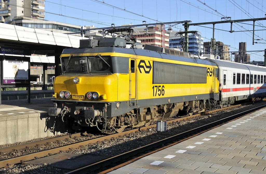 NS E 1756 mit IC nach Berlijn, heute wegen bauarbeiten in Utrecht auf spur 5 am 19.03 2011.