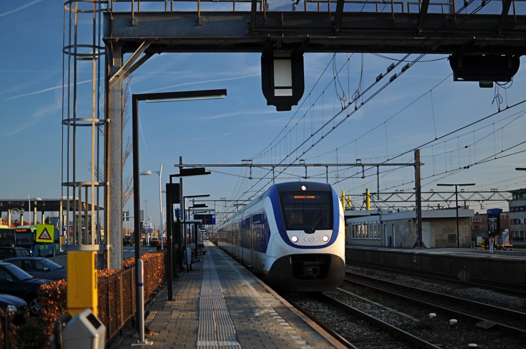 NS SLT 2631 mit sprinter nach Rotterdam, hier in Uitgeest am 15 jan