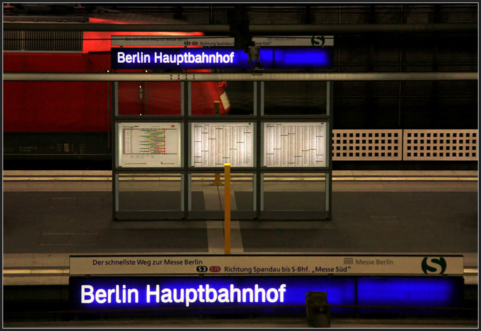 Nur ein kleiner Teil vom -

... Berlin Hauptbahnhof. 

15.08.2010 (M)