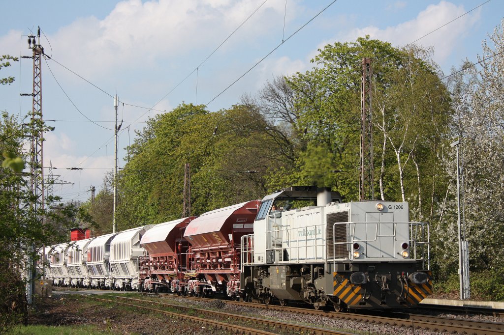 Oak Capital 276 044  Tilly  (i.E.fr TXL) am 13.4.12 mit dem Kalkpendel HKM-Wlfrath bei der Durchfahrt durch Ratingen-Lintorf.