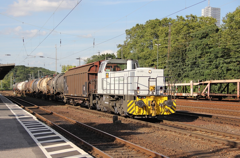 Oak-Capital MAK G1202, 270 003 mit gem. Gz in Kln West. Aufgenommen am 16.08.2012.