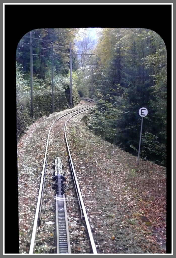 Oberes Zahnstangenende der Steilstrecke Obermatt - Engelberg. (22.10.2010)