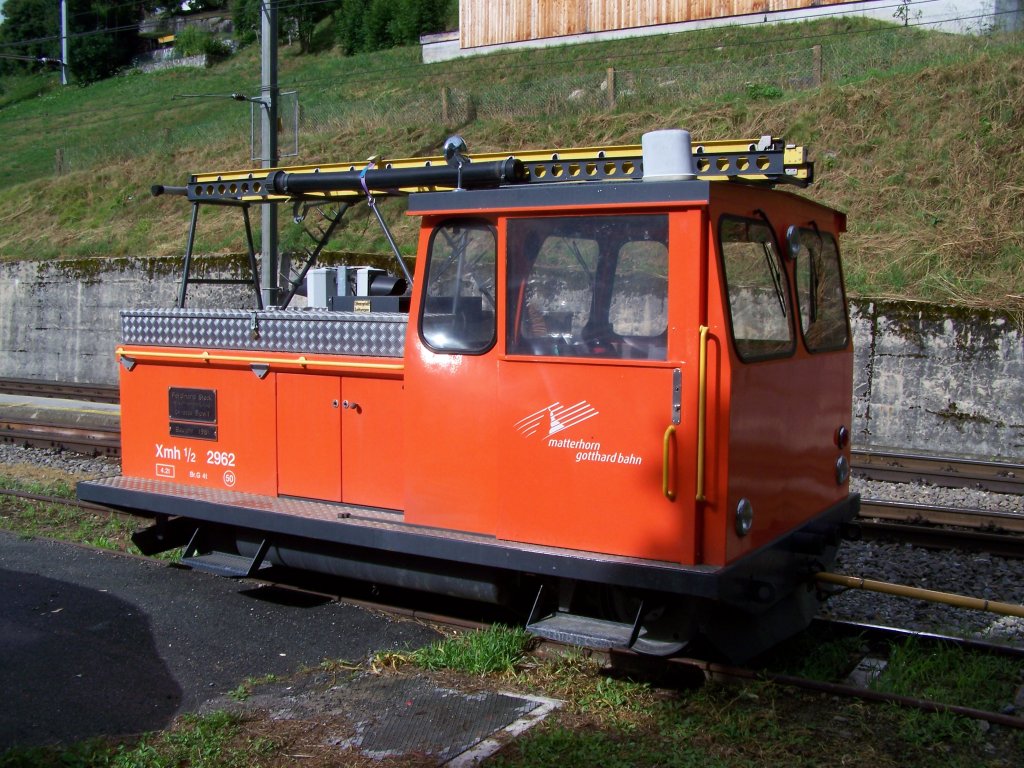 Oberleitungsrevisionfahrzeug in Fiesch abgestellt. (30 juli 2010)