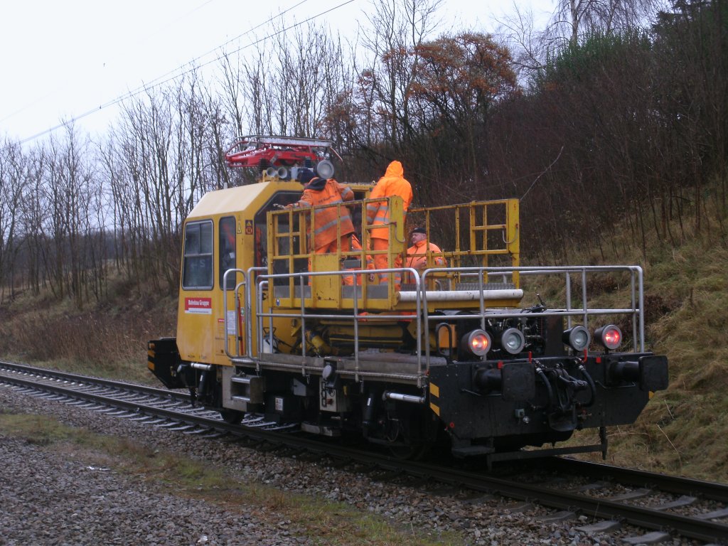 Oberleitungsrevisionsfahrzeug am 03.Dezember 2011 in Sagard.