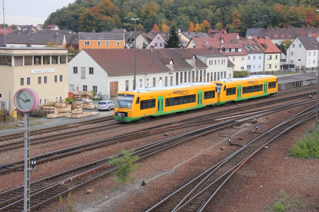 Oberpfalzbahndoppel bei der Einfahrt in den Bahnhof Schwandorf.14.10.2012.