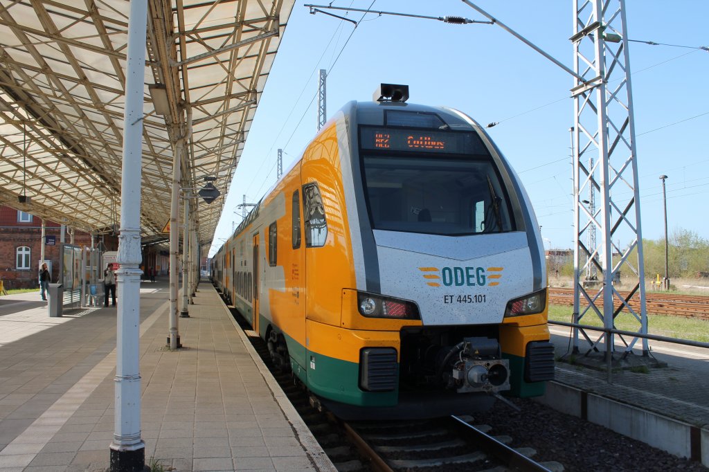 ODEG ET 445.101 (445 101-9) als RE 2 (RE 37382) von Wismar nach Cottbus in Wismar am 01.05.2013