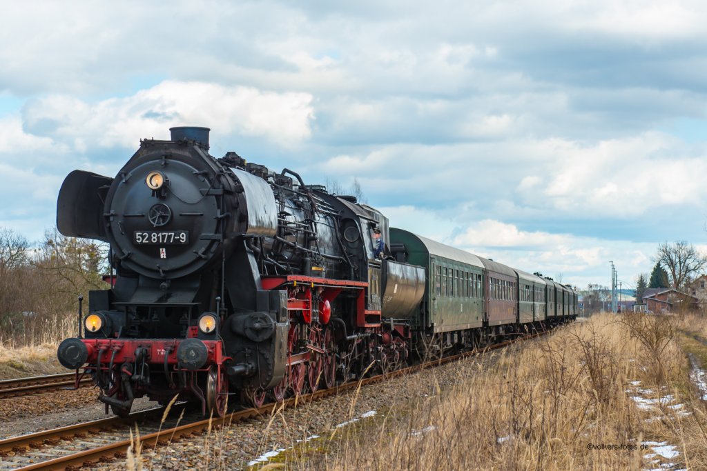 Oderbruchrundfahrt der Dampflokfreunde aus Bln.- Schneweide am 07.04.2013.
Hier beim Halt in Niederfinow.
