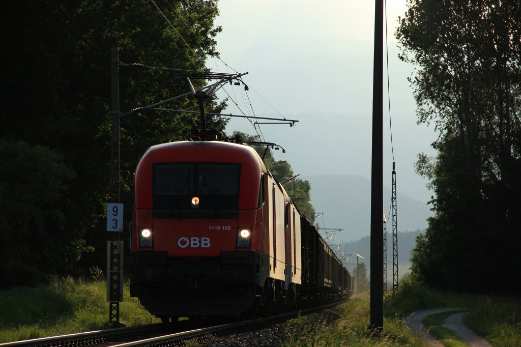 BB 1116 100 und eine weiter 1x16 ziehen einen Gz von Villach Sd Gvbf-Einfgr in Richtung Jesenice, Faak am See, 07.06.12 