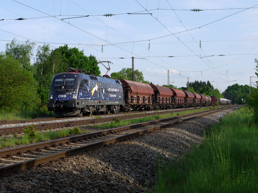 BB 1116 126  Licht ins Dunkel  war am 19.05.12 mit EZ 45812 (Villach Gvbf Sd-Ausfgr - Mnchen Nord Rbf Einfahrt) unterwegs, dabei passierte sie auch den Bahnhof Mnchen-Daglfing.